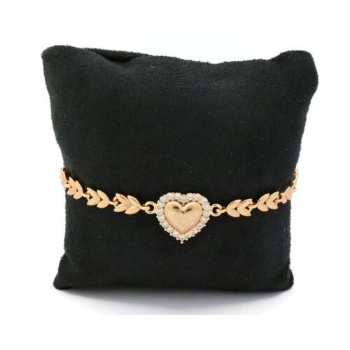 Women’s Heart Design Bracelet with Clip Lock and Zirconia Studdings (A1983504)